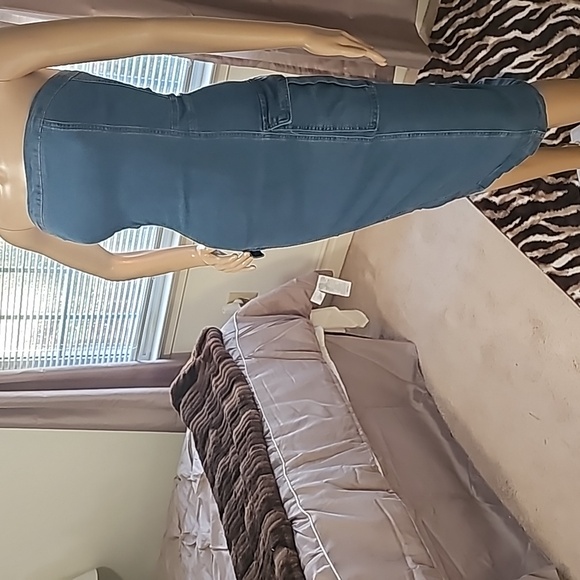 SHEIN ICON CURVE JEAN DRESS. - Picture 3 of 4